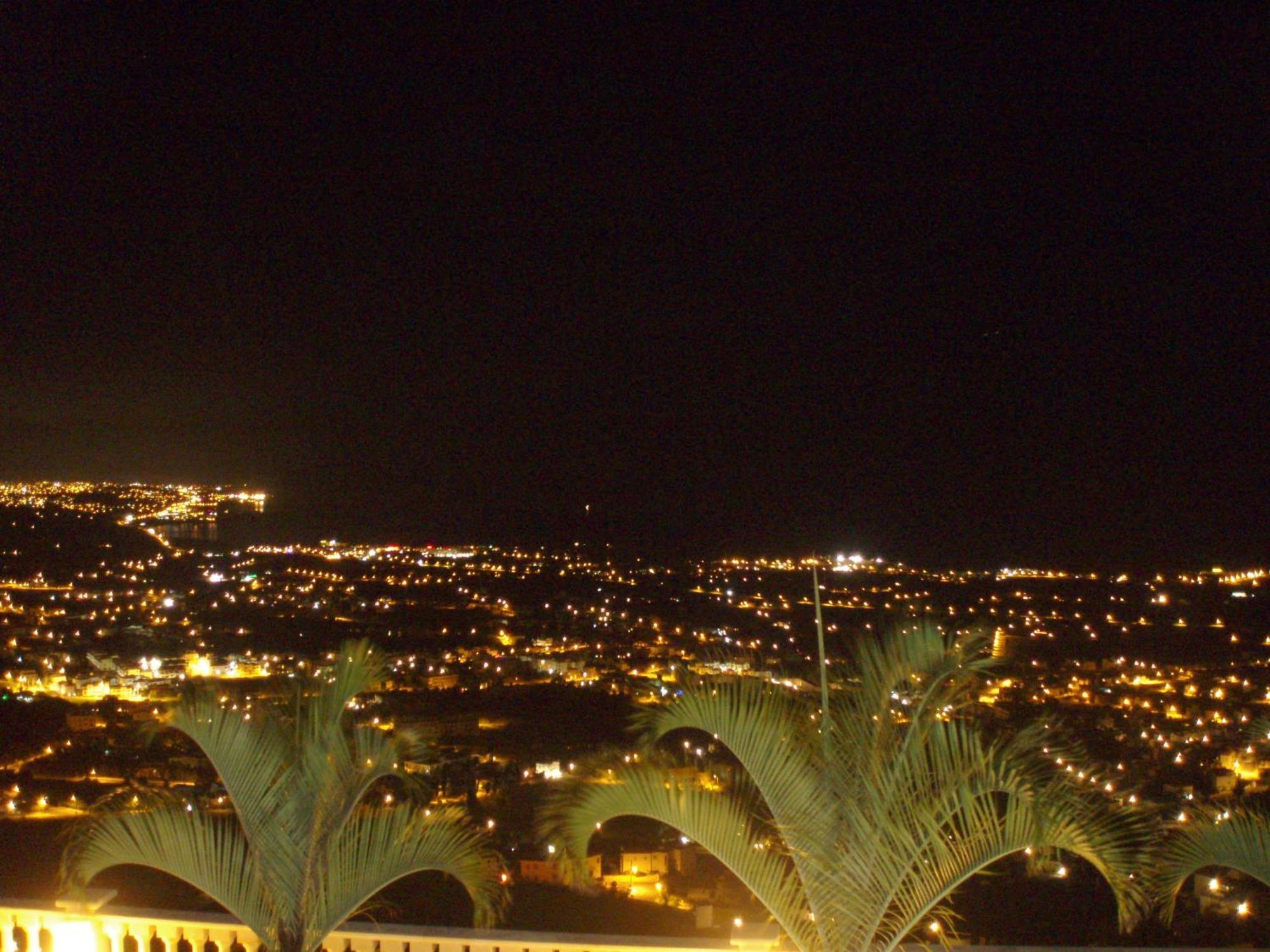 Aphrodite Villa *